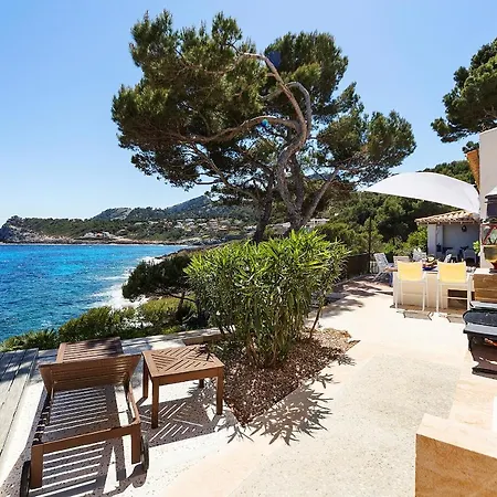 Villa Front Line Sea In Mallorca Up To 6 Guests